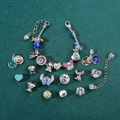 AdventStitch™ – 24 sorpresas de Stitch para crear tu pulsera